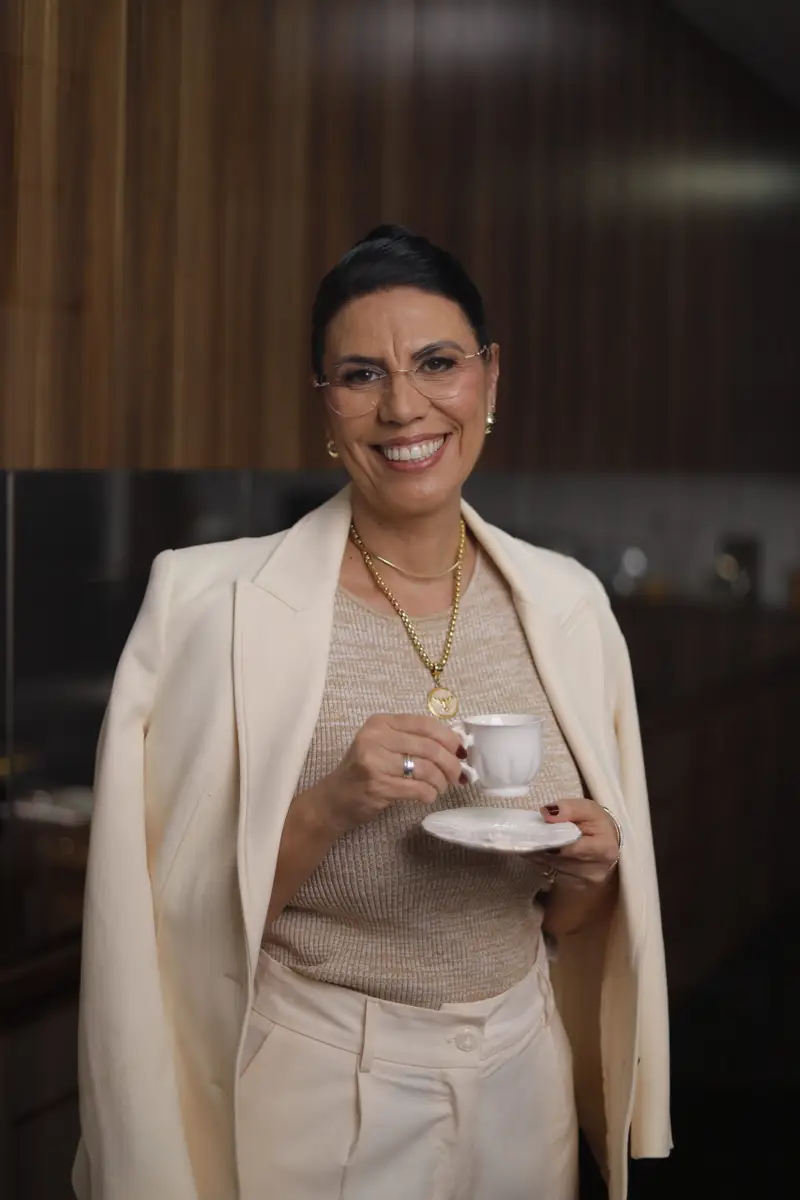Dra. Érica Belon no escritório